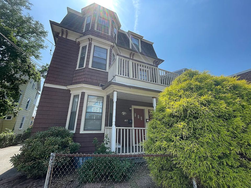 1st image of 190 Holland St #1