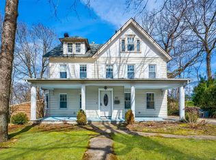 41 Maple Hill Rd, Huntington, NY 11743