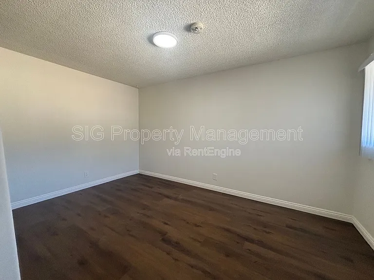 10424 Parr Ave #E — Photo 7