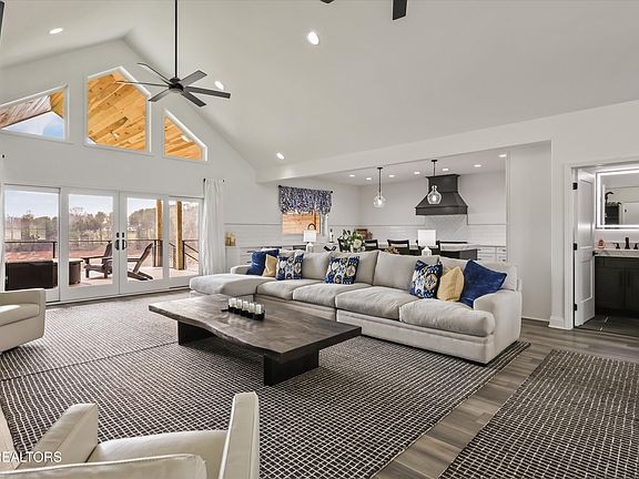 5th image of 481 Masters Ln