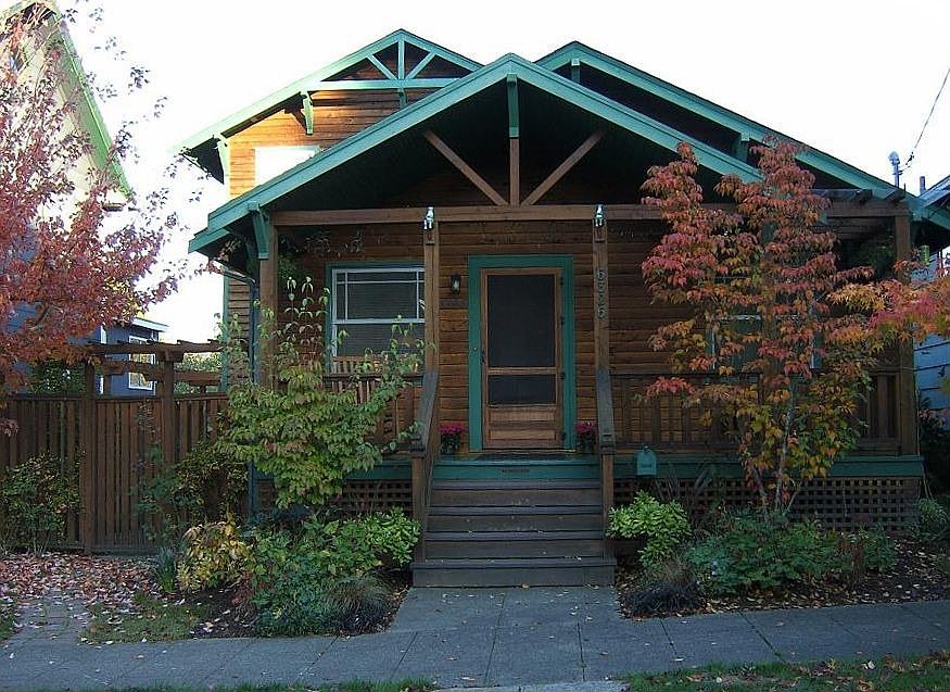 6326 5th Ave NE