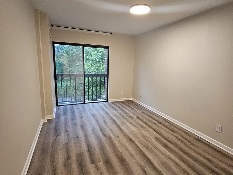 1001 26th St NW #303 — Photo 10