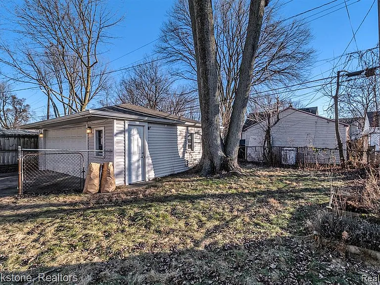 1816 Dallas Ave — Photo 16