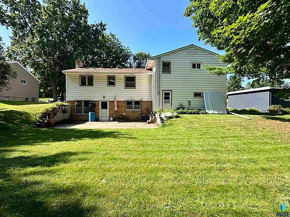 4th image of 508 W Brown St
