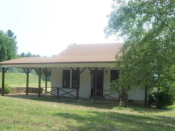 251 Lewis St, Toccoa, GA 30577