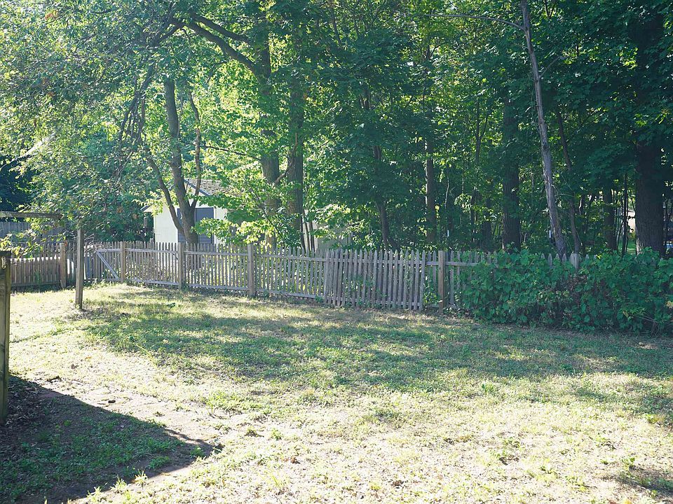 2nd image of 104 Cottage Grove