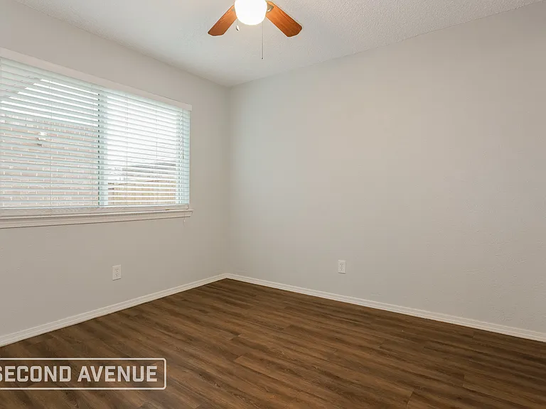 4005 Bond St — Photo 14