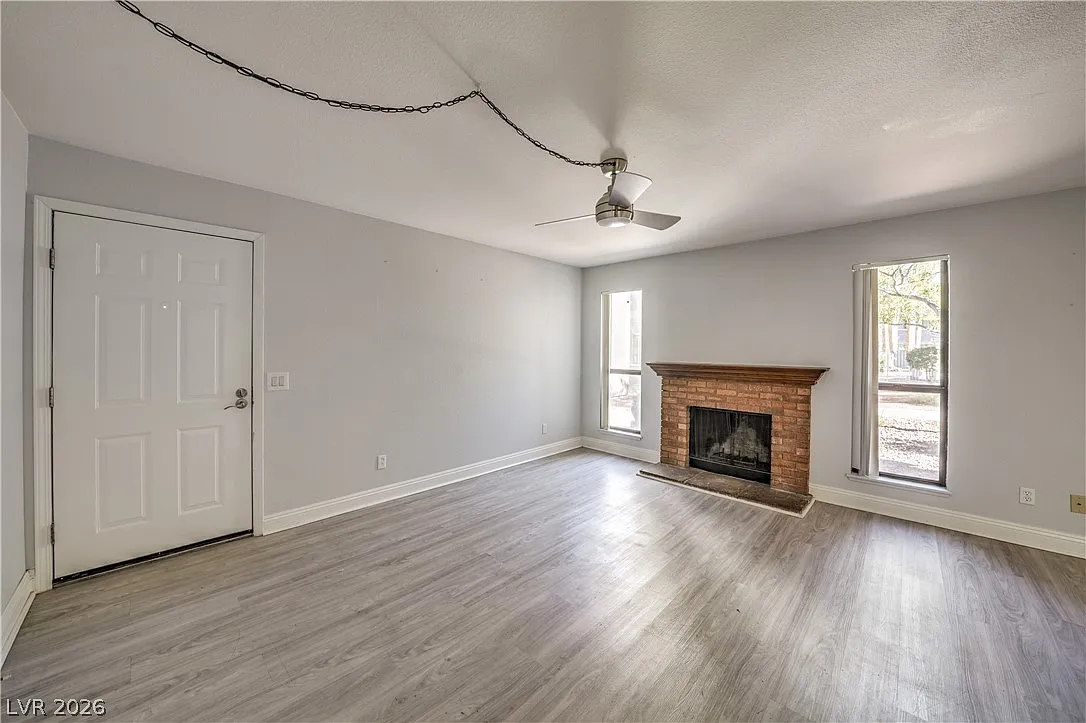 2 bed, 2.0 bath, 1004 sqft, $1,475 — Photo 3