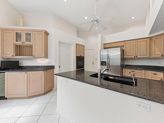 4th image of 6628 NW 24th Avenue