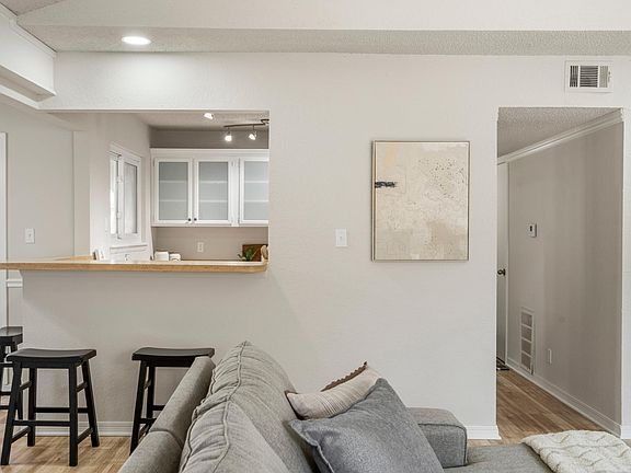 4th image of 11051 E 16th St
