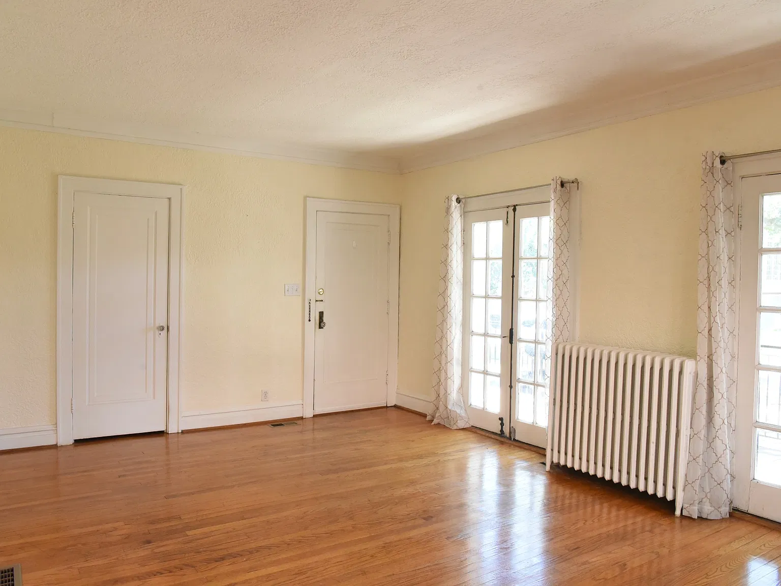 2 bed, 1500 sqft, $1,499 — Photo 4