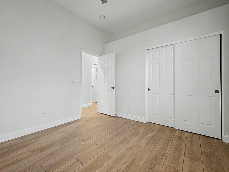 S McClelland Dr — Photo 21