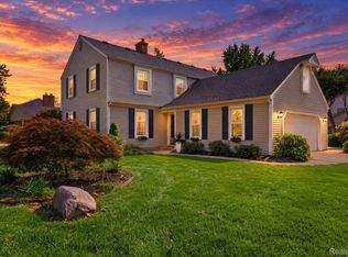 35565 Tall Pine Rd, Farmington, MI 48335
