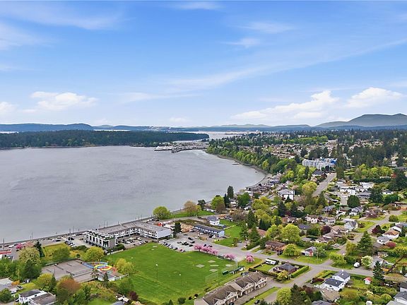 4th image of 3129 Departure Bay Rd