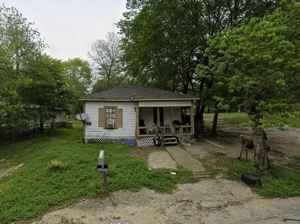 608 8th St, Huntsville, TX 77320