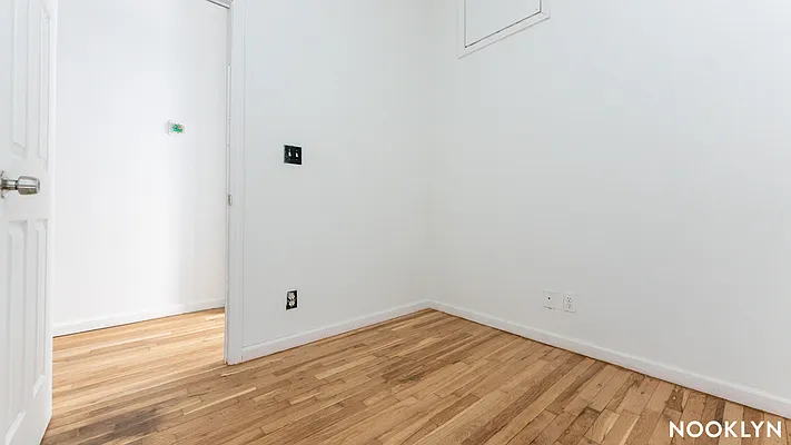 Rented by Nooklyn NYC LLC | media 17