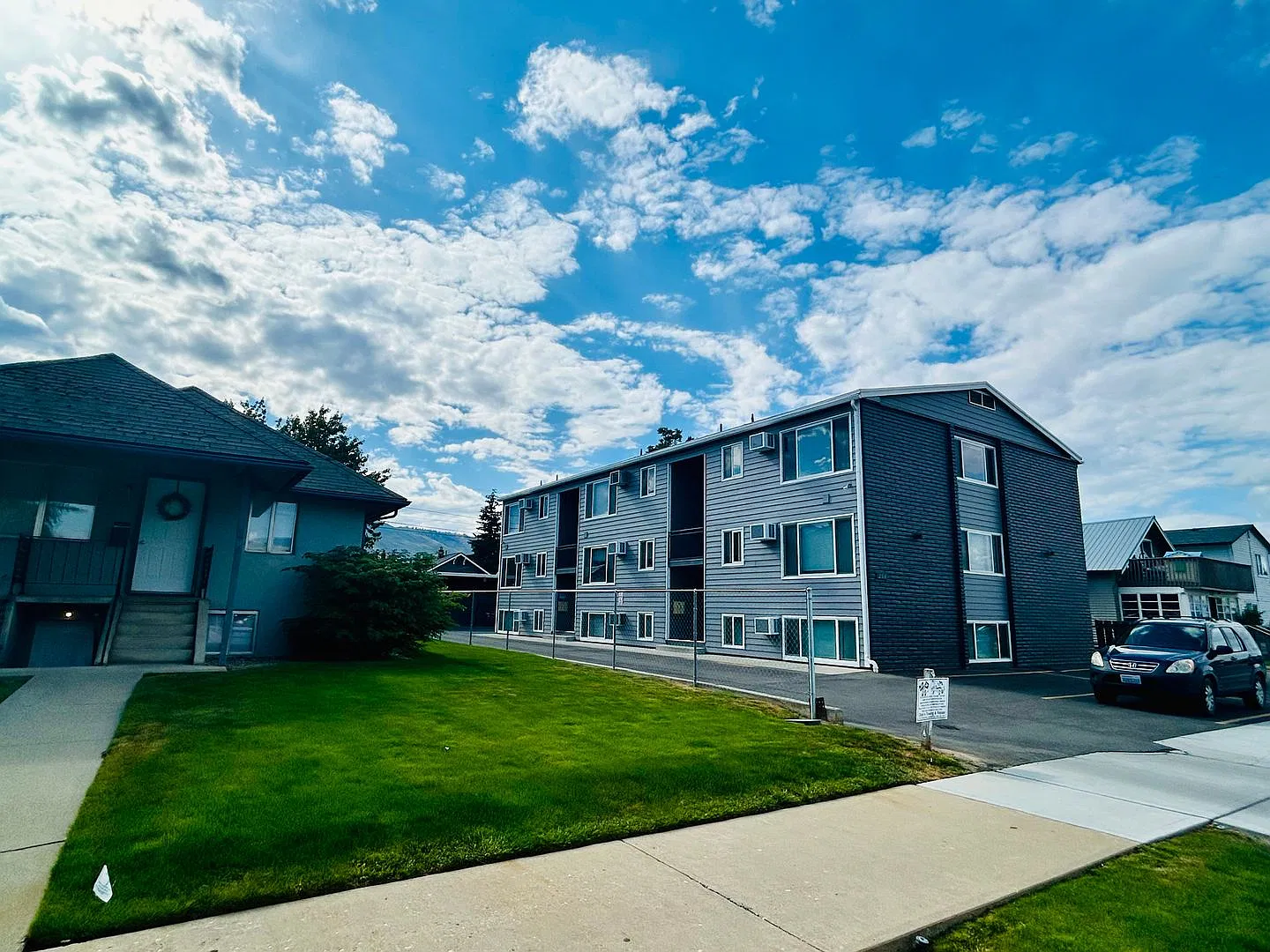 Delaware Apartments — Photo 2