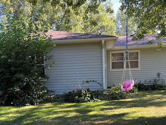 3rd image of 10 Lincoln Ct