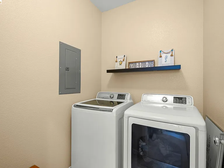 339 Emory Ct — Photo 22