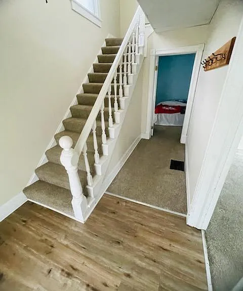 823 Swinton St — Photo 9