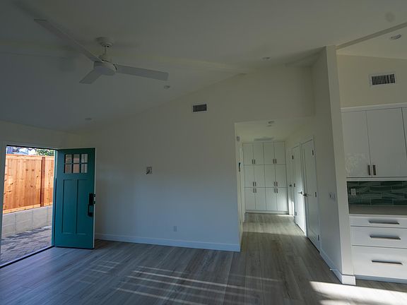 5th image of 1143 San Dieguito Dr