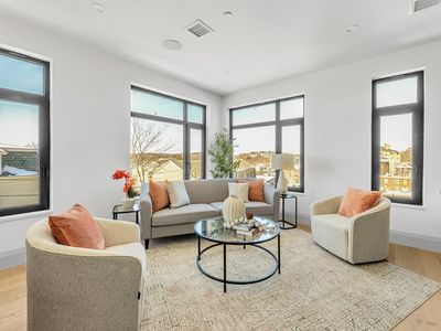 34 Oak St #204, Hyde Park, MA, 02136