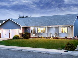 1413 Ricky Cir, Salina, KS 67401