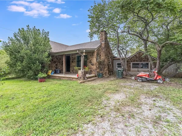 4224 E Huntsville Rd, Fayetteville, AR 72701