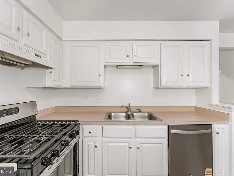 6219 Bella Dr — Photo 8