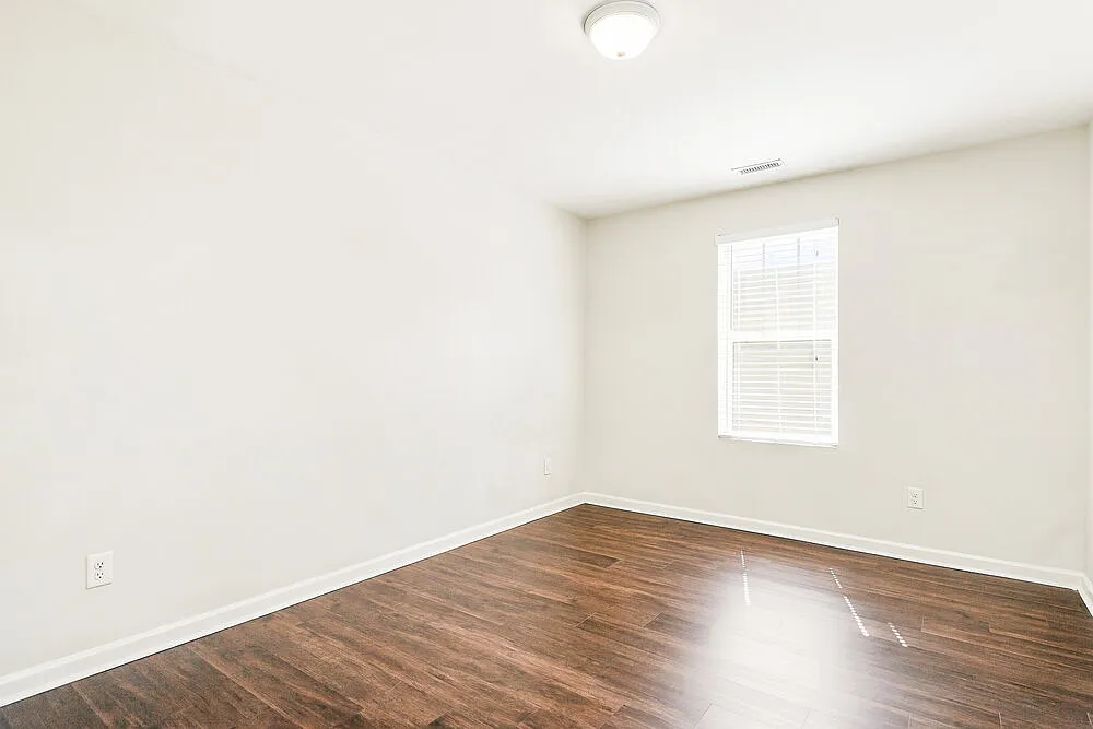 3 bed, 2.5 bath, 1708 sqft, $1,945 — Photo 4