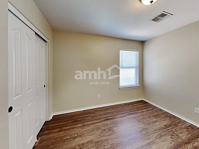 18526 W Valerie Dr — Photo 20
