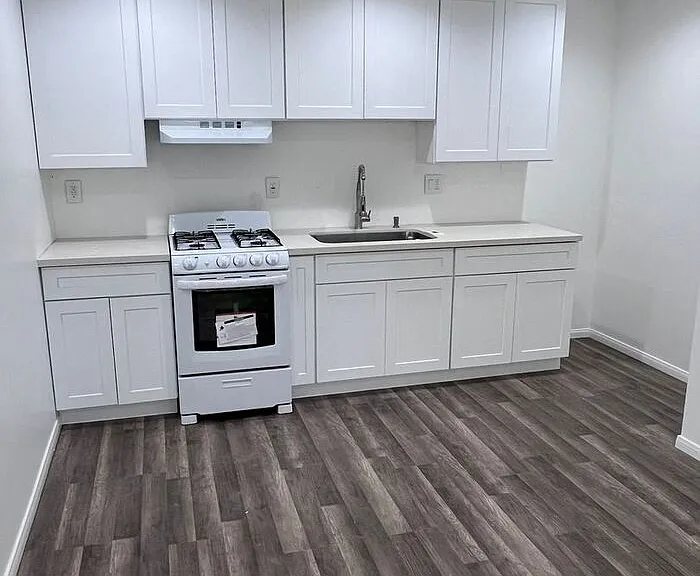 2458 Chestnut Ave #1 — Photo 6