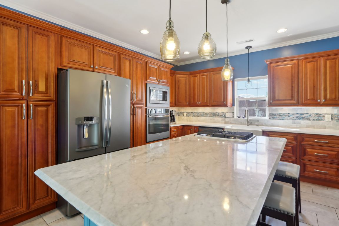 Brownwood Ln NW-016.jpg