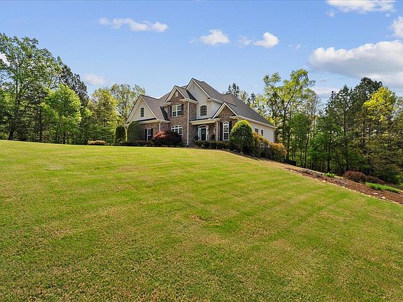 3rd image of 120 Weatherby Dr