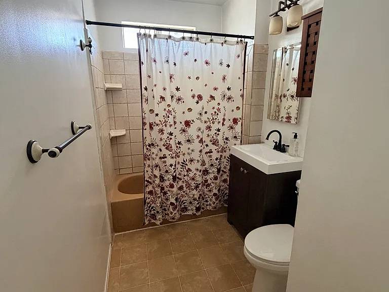 541 Kern St — Photo 12