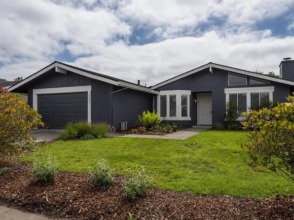1557 Mizzen Ln, Half Moon Bay, CA 94019