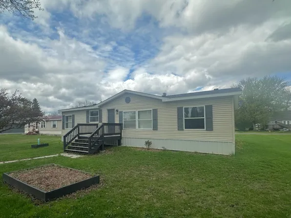 606 11th St, International Falls, MN 56649