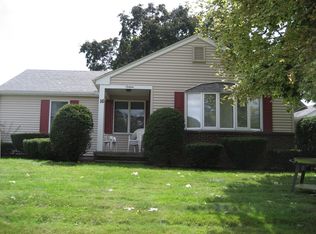 16 Ridgewood Rd, Chicopee, MA 01013