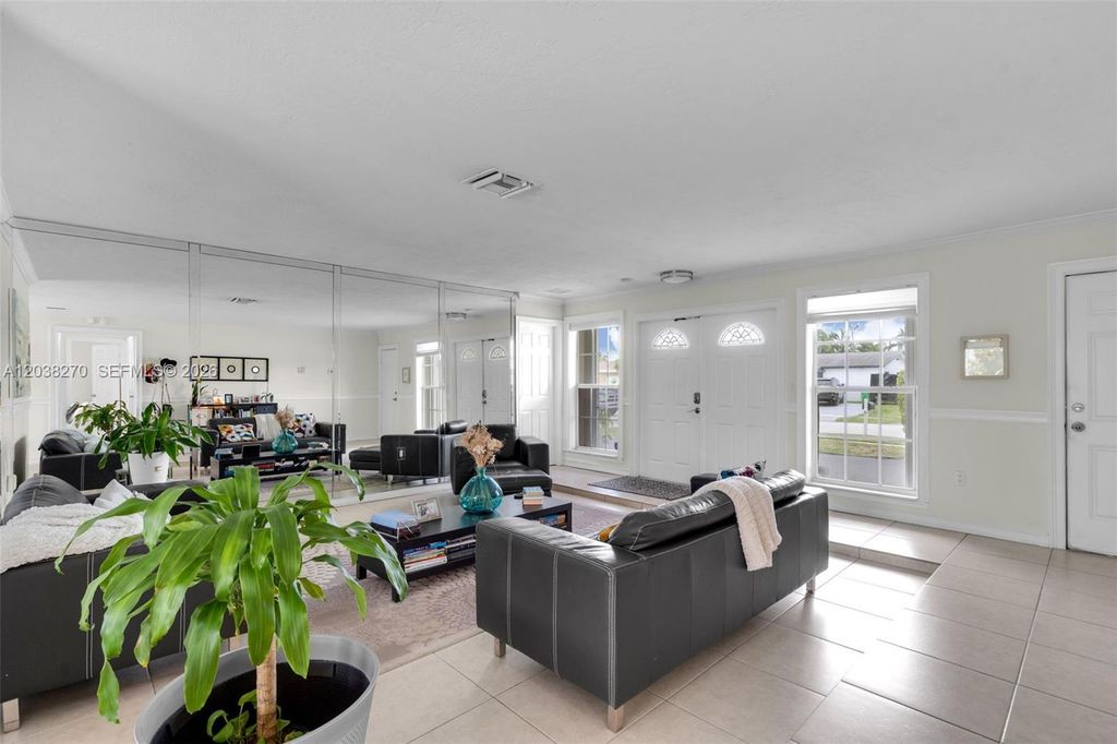 9624 NW 19th Pl, Sunrise, FL - View 4