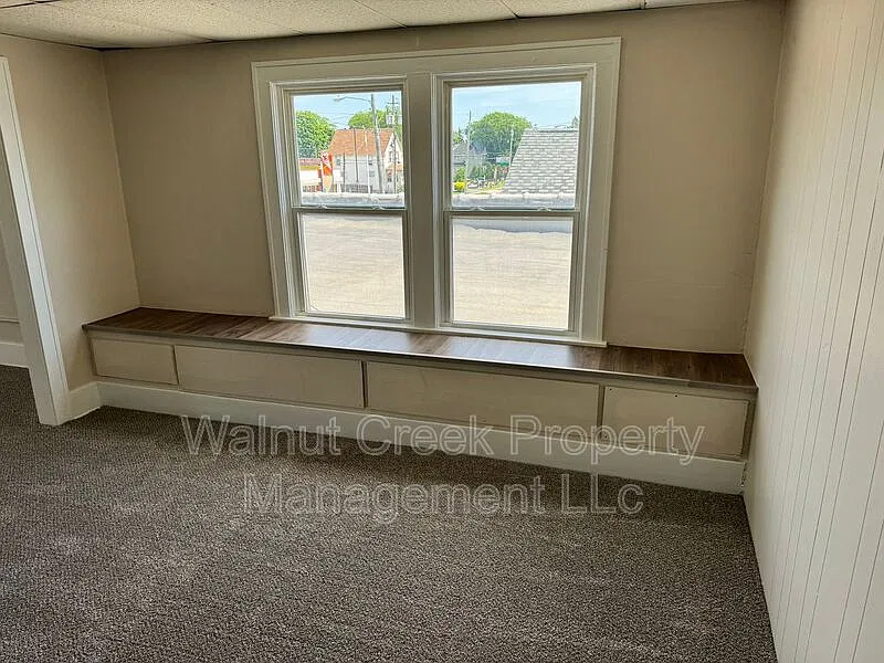 3 bed, 1.0 bath, 1200 sqft, $1,275 — Photo 4