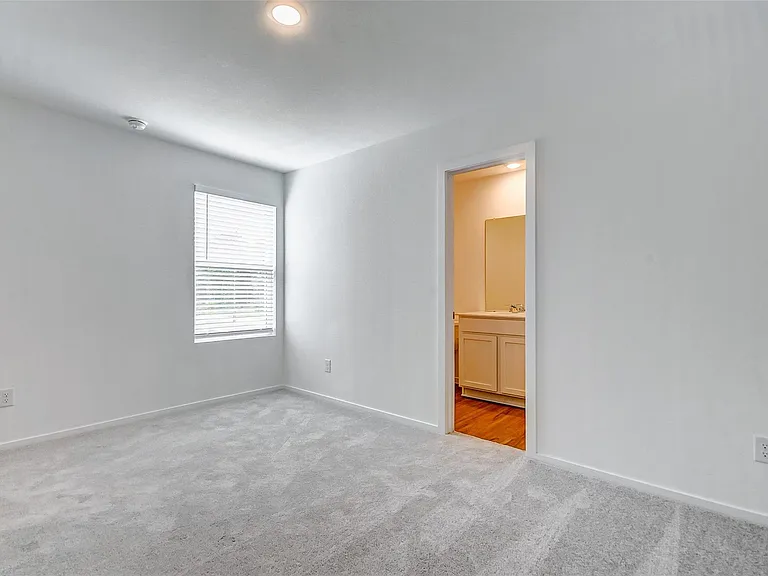 21543 Carosella Dr — Photo 17