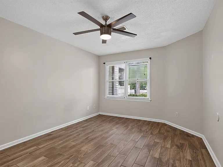 10 Tamarisk Quay #B — Photo 8