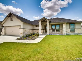137 Grand Vw, Floresville, TX 78114