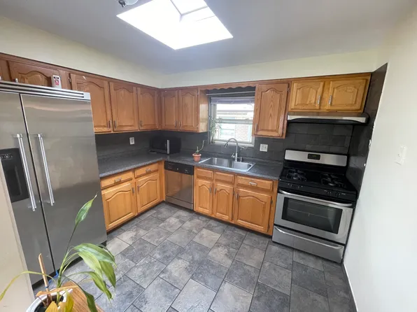 14731 17th Rd, Flushing, NY 11357