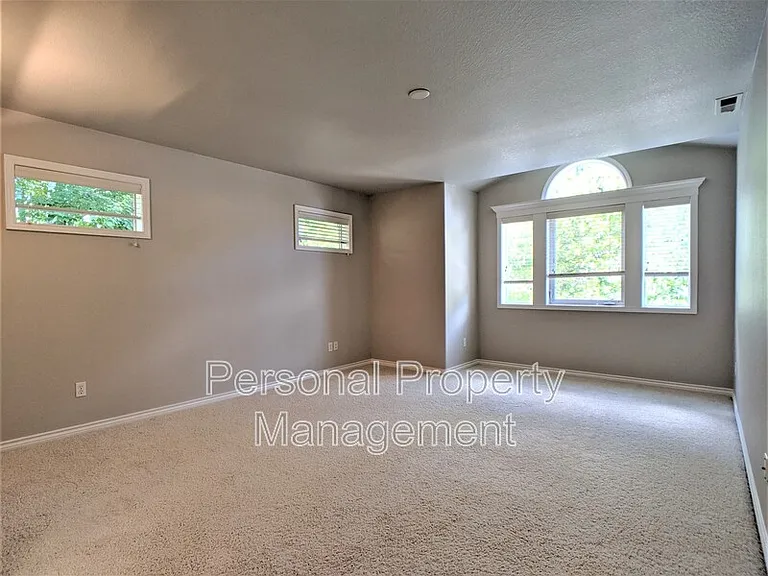 17409 NE 32nd St — Photo 12
