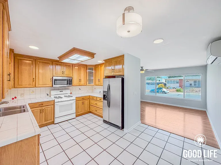 6415 Richard St — Photo 3