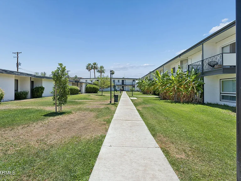3308 E Camelback Rd — Photo 24