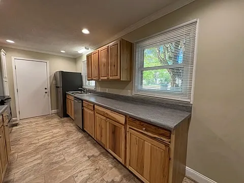 408 Wilson St — Photo 9