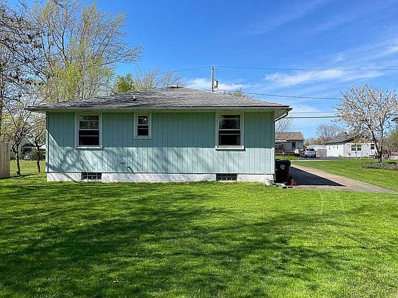 4th image of 385 Hillside Ave