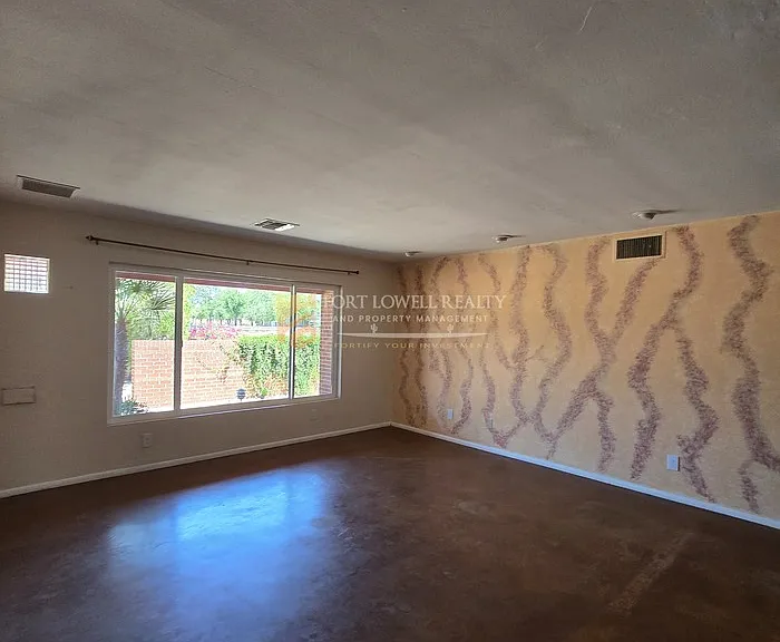 1307 W Thomas Rd — Photo 2